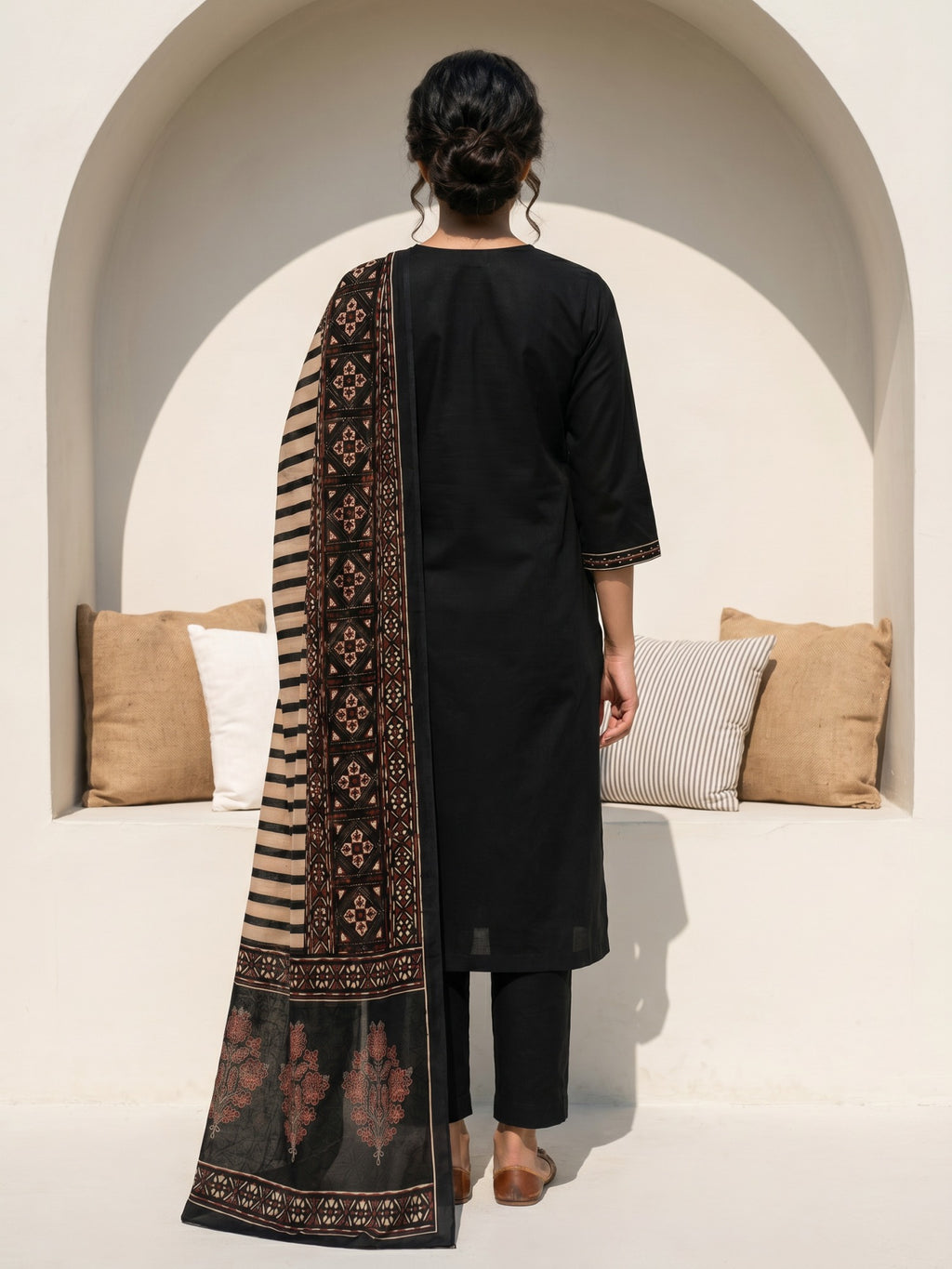 Philauri Women Ethnic Motifs Embroidered Regular Thread Work Pure Cotton Kurta with Trousers & With Dupatta