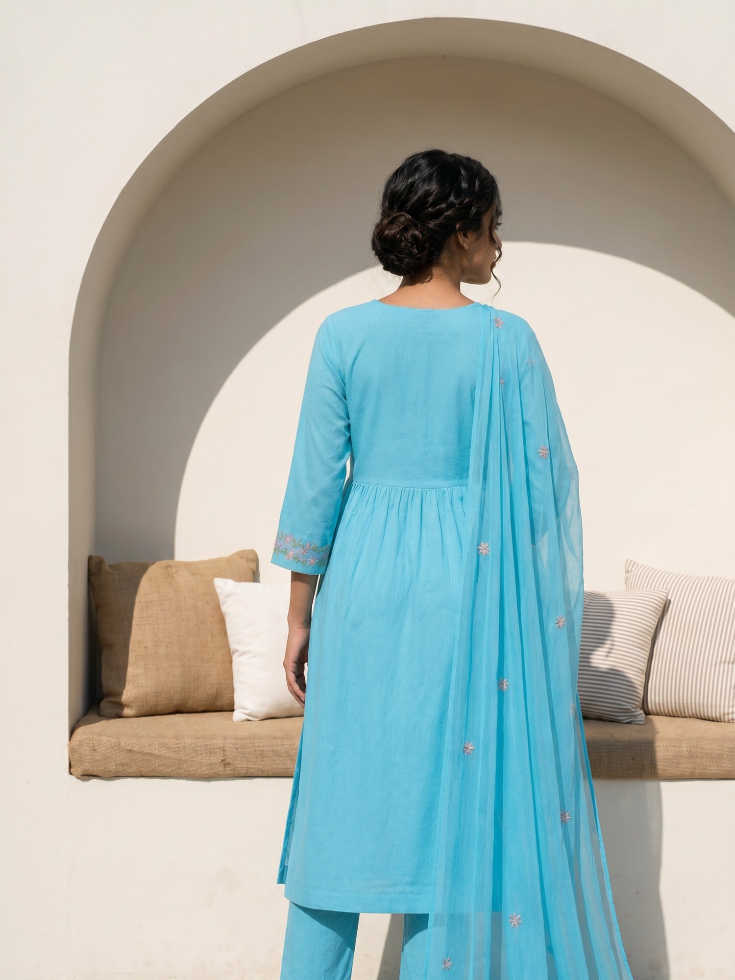 Philauri Women Floral Embroidered Empire Thread Work Pure Cotton Kurta with Trousers & With Dupatta