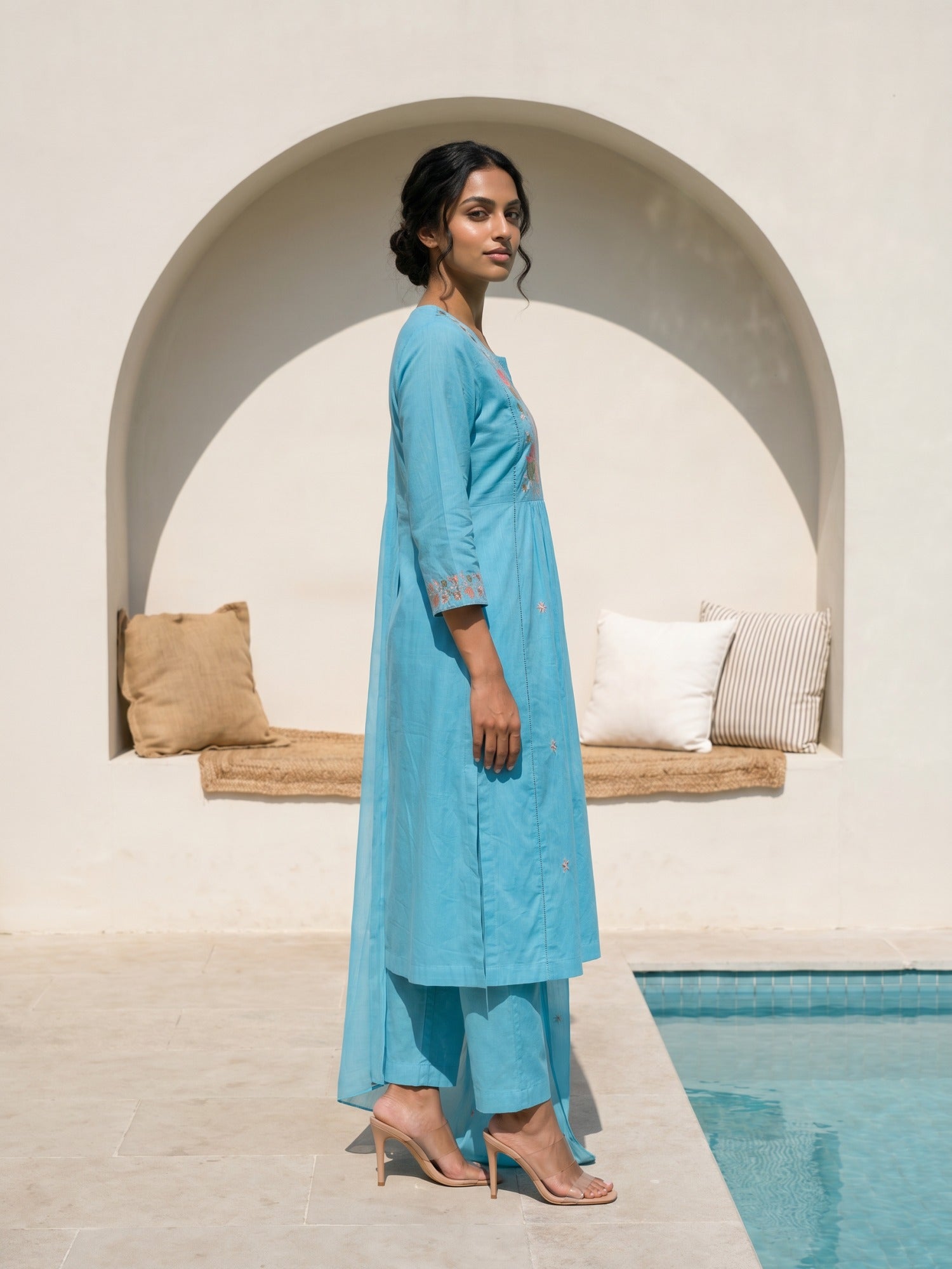 Philauri Women Floral Embroidered Empire Thread Work Pure Cotton Kurta with Trousers & With Dupatta