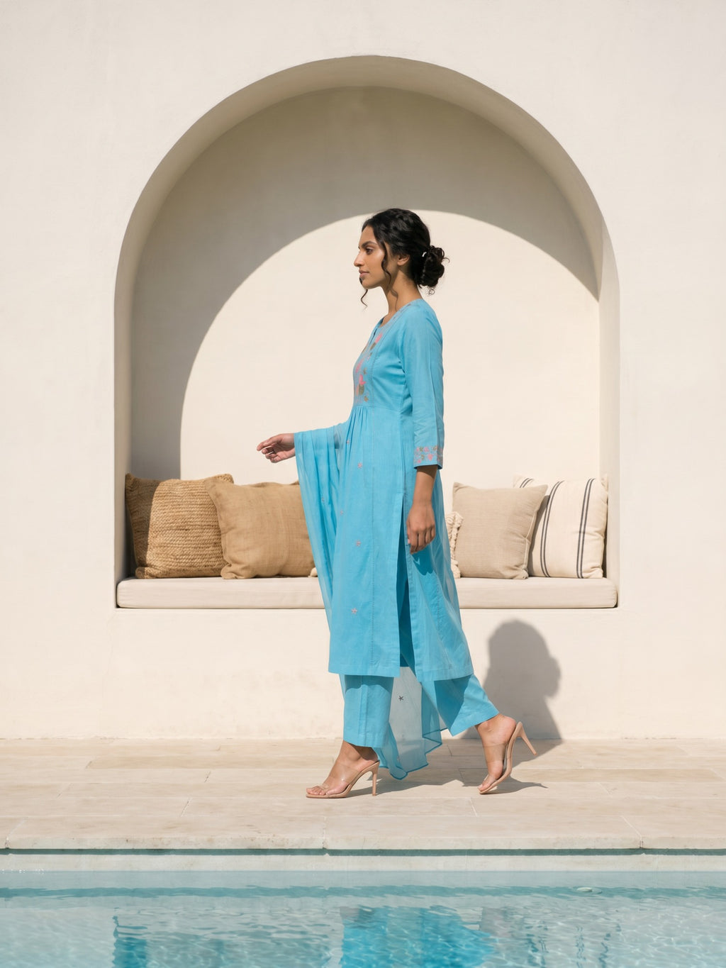 Philauri Women Floral Embroidered Empire Thread Work Pure Cotton Kurta with Trousers & With Dupatta