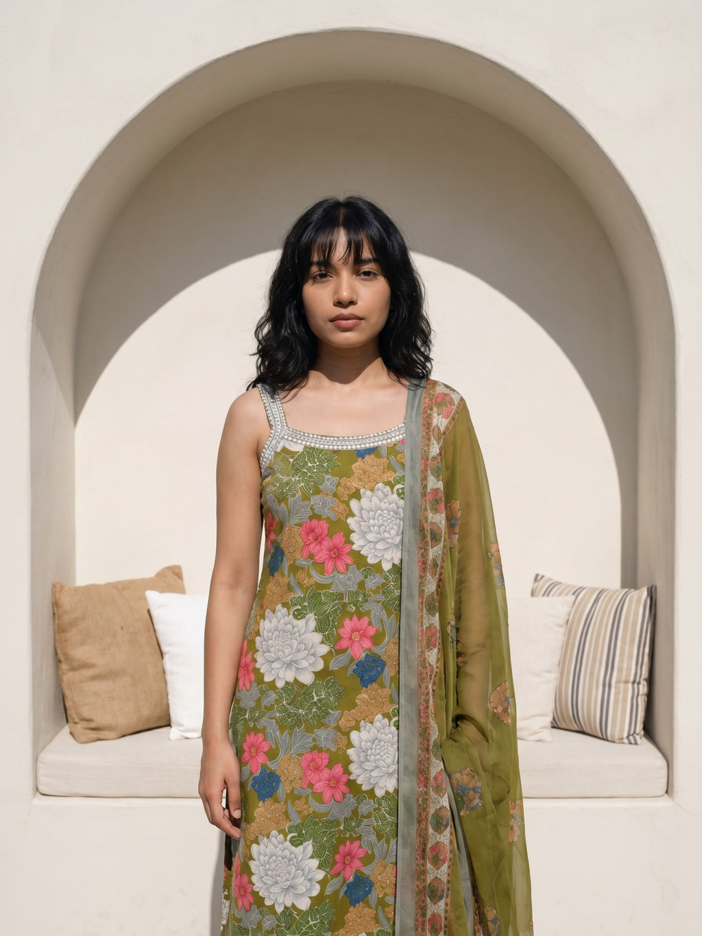 Philauri Women Floral Printed Regular Mirror Work Pure Cotton Kurta with Trousers & With Dupatta