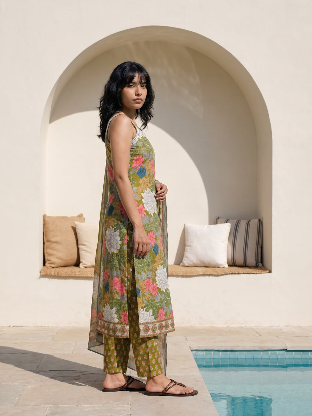 Philauri Women Floral Printed Regular Mirror Work Pure Cotton Kurta with Trousers & With Dupatta