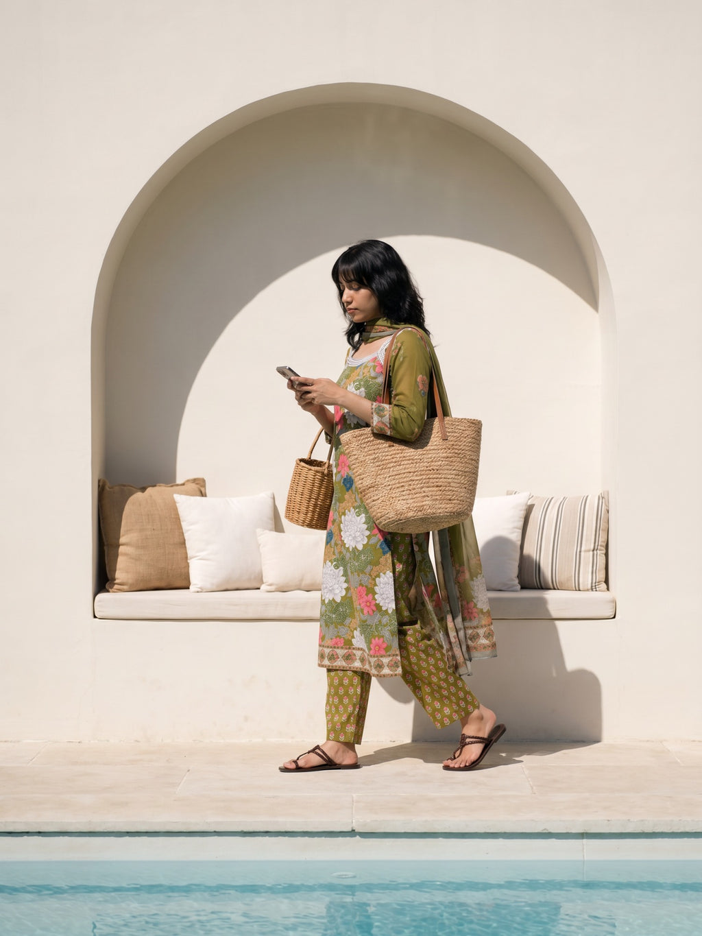 Philauri Women Floral Printed Regular Mirror Work Pure Cotton Kurta with Trousers & With Dupatta
