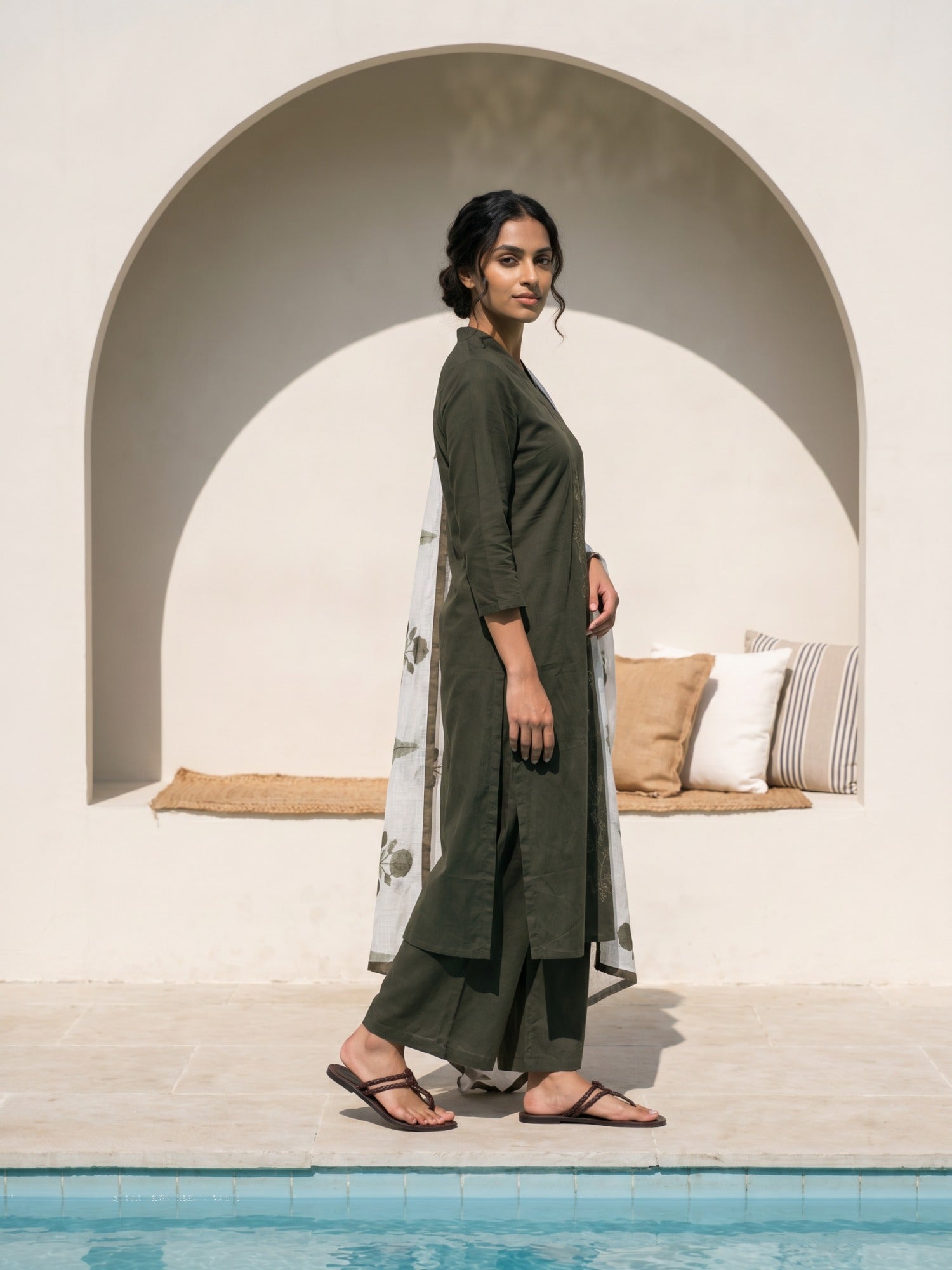 Philauri Women Floral Embroidered Regular Thread Work Pure Cotton Kurta with Palazzos & With Dupatta