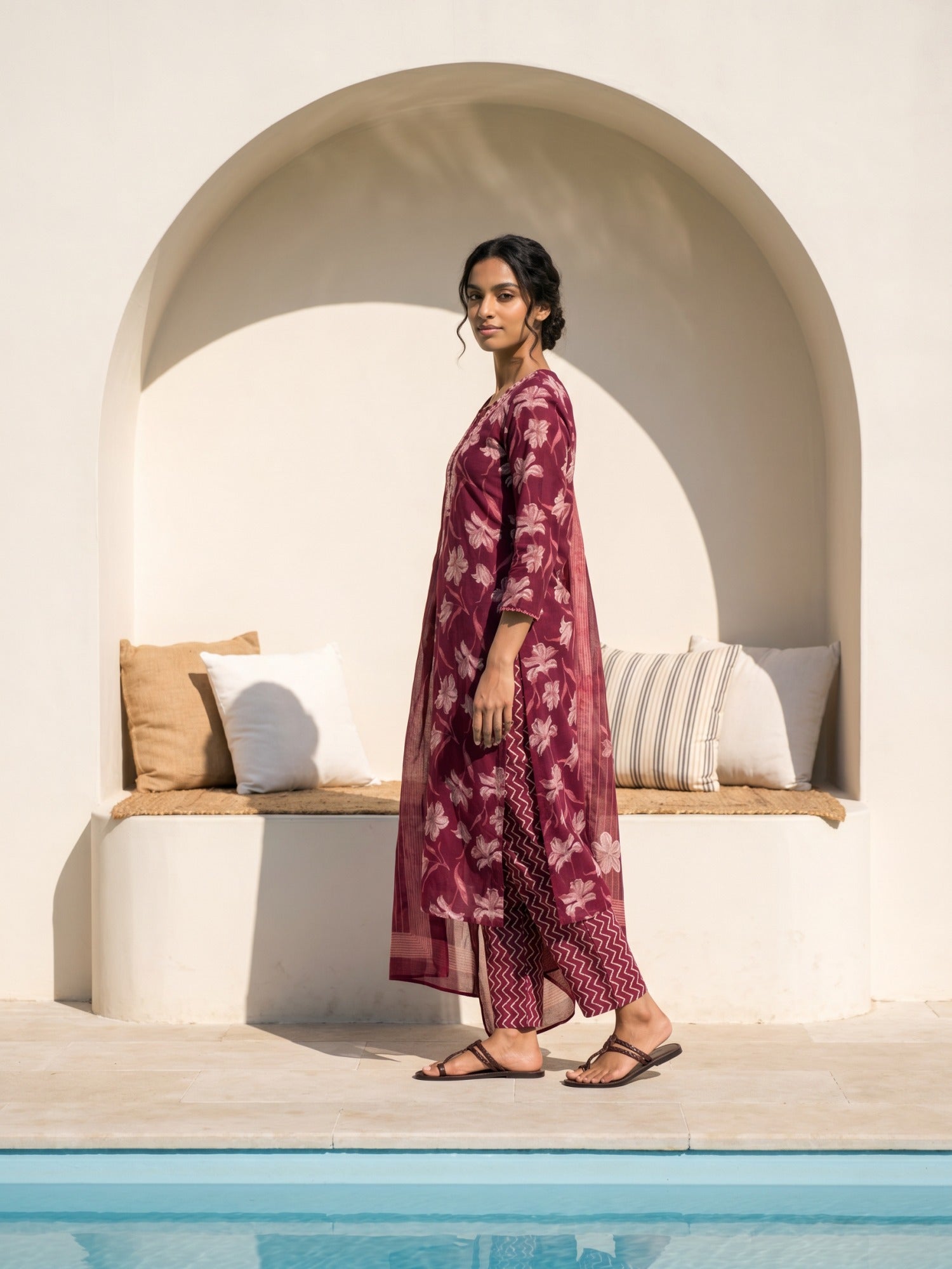 Philauri Women Floral Printed Regular Thread Work Pure Cotton Kurta with Trousers & With Dupatta