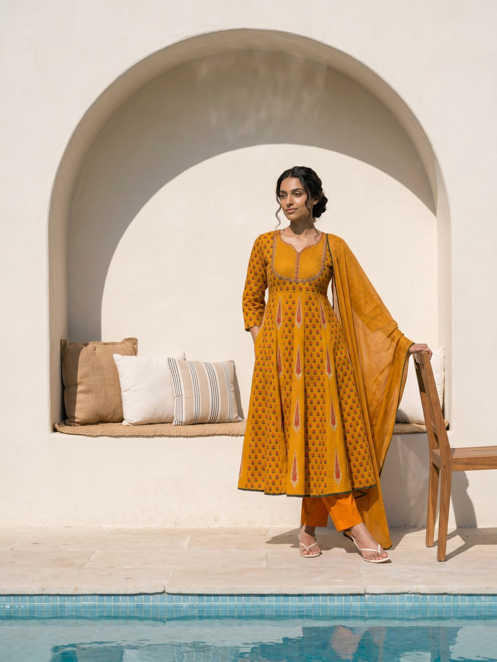 Philauri Women Ethnic Motifs Printed Regular Thread Work Pure Cotton Kurta with Trousers & With Dupatta