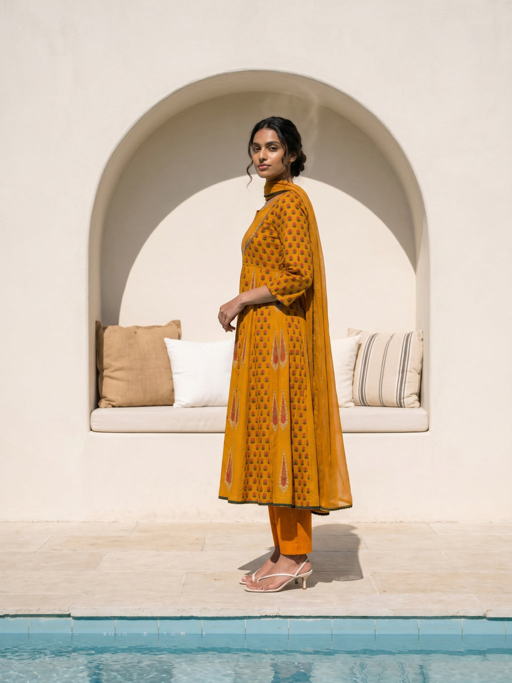 Philauri Women Ethnic Motifs Printed Regular Thread Work Pure Cotton Kurta with Trousers & With Dupatta