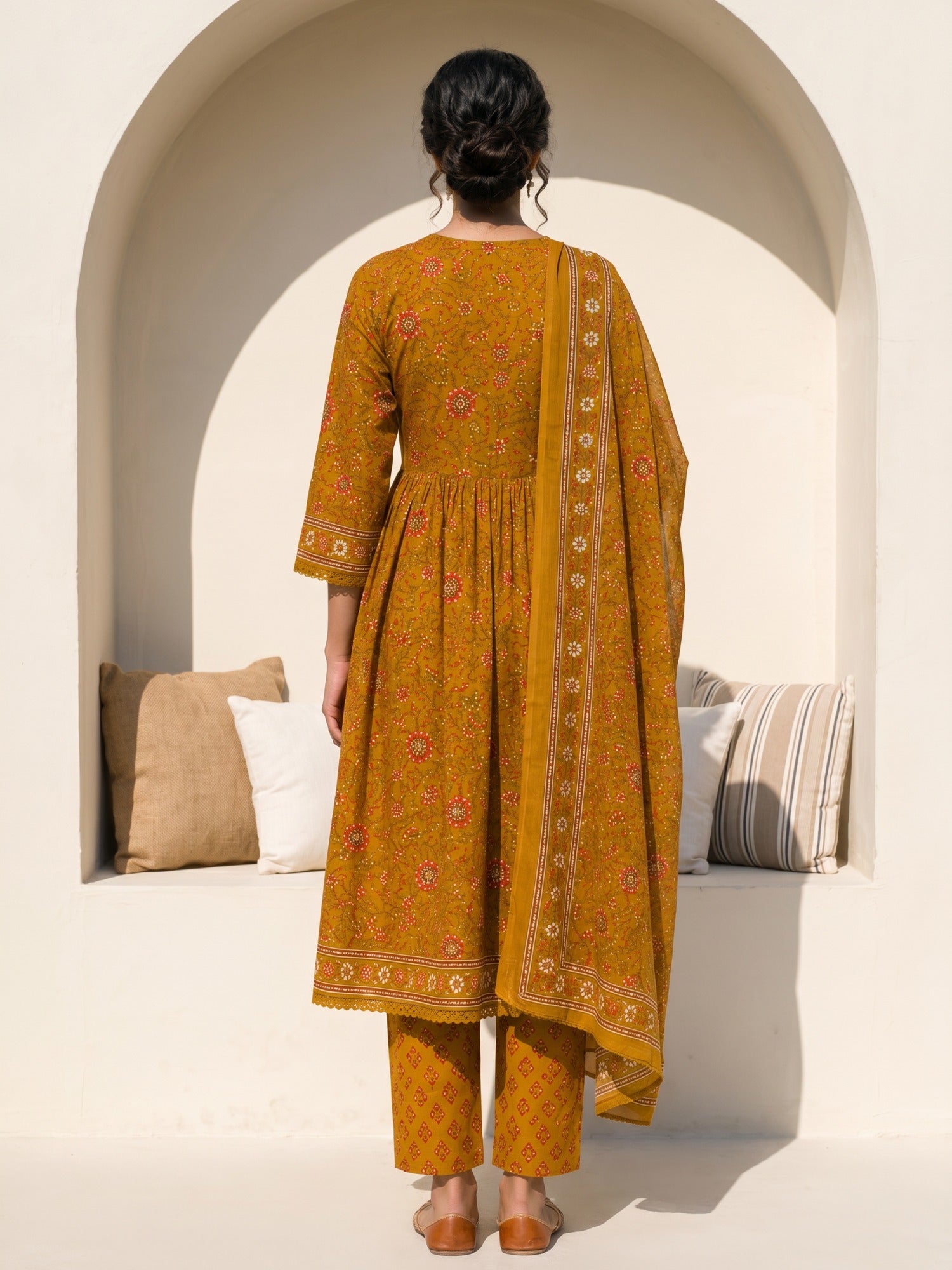 Philauri Women Floral Printed Angrakha Pure Cotton Kurta with Trousers & With Dupatta