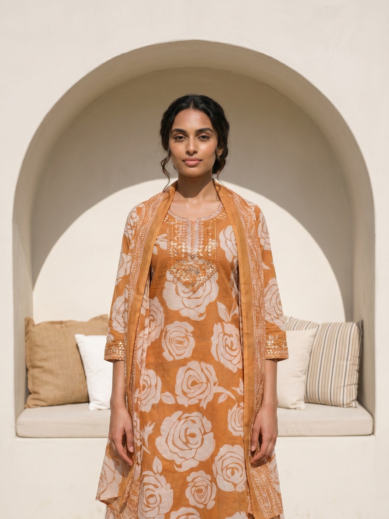 Philauri Women Floral Printed Regular Thread Work Pure Cotton Kurta with Trousers & With Dupatta