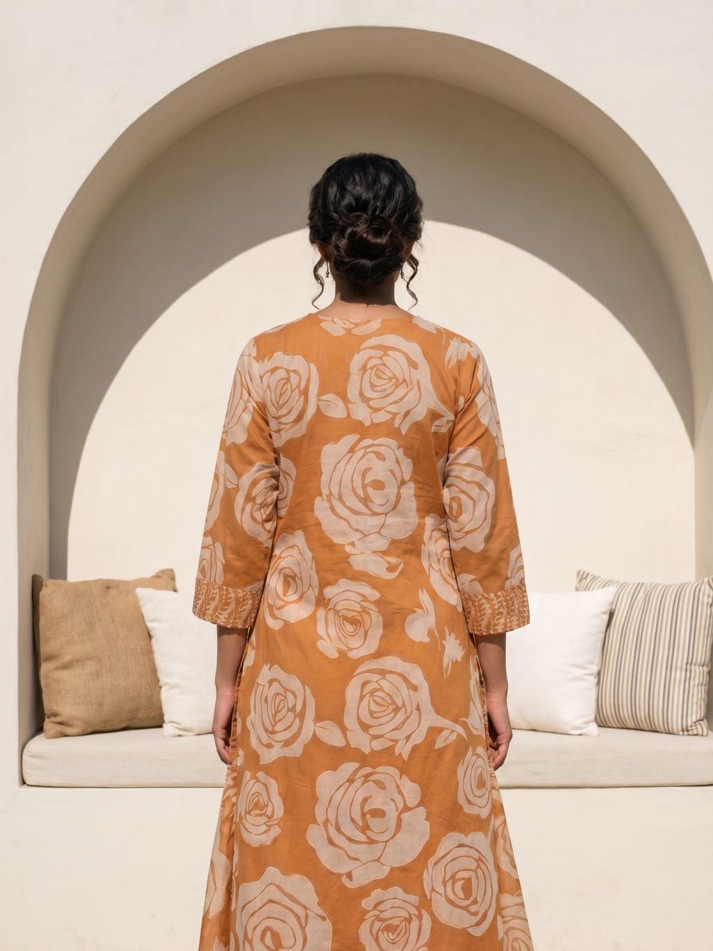 Philauri Women Floral Printed Regular Thread Work Pure Cotton Kurta with Trousers & With Dupatta