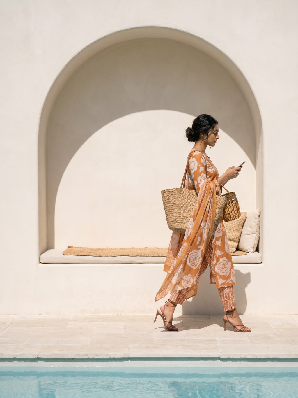 Philauri Women Floral Printed Regular Thread Work Pure Cotton Kurta with Trousers & With Dupatta