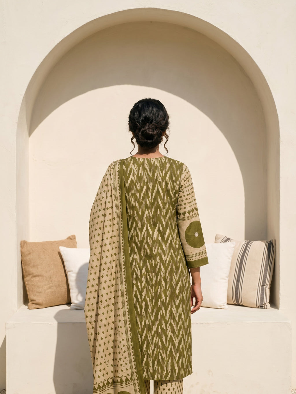 Philauri Women Printed Regular Pure Cotton Kurta with Trousers & With Dupatta
