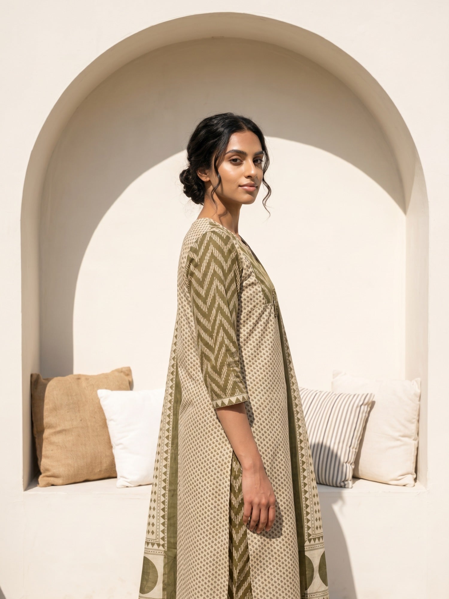 Philauri Women Printed Regular Mirror Work Pure Cotton Kurta with Trousers & With Dupatta