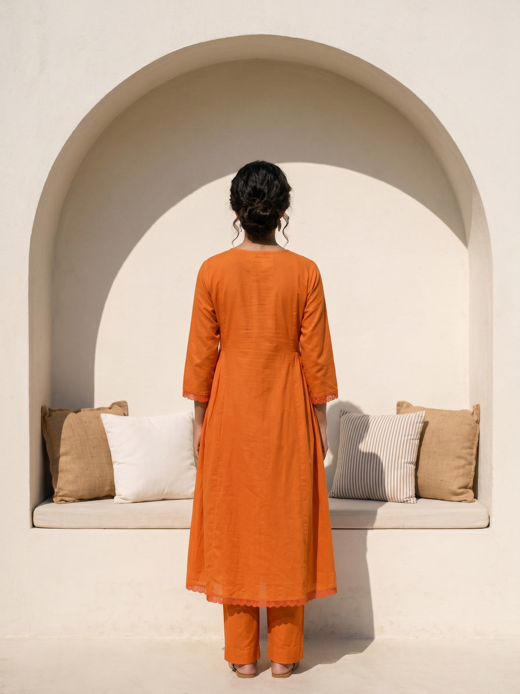 Philauri Women Floral Embroidered Empire Thread Work Pure Cotton Kurta with Trousers & With Dupatta