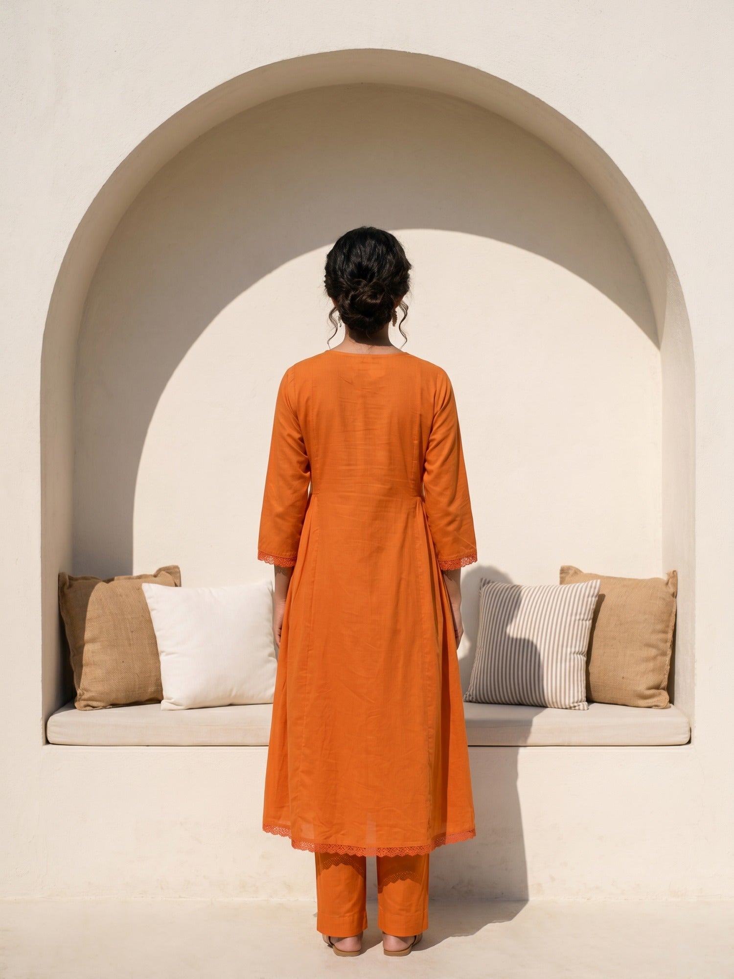 Philauri Women Floral Embroidered Empire Thread Work Pure Cotton Kurta with Trousers & With Dupatta