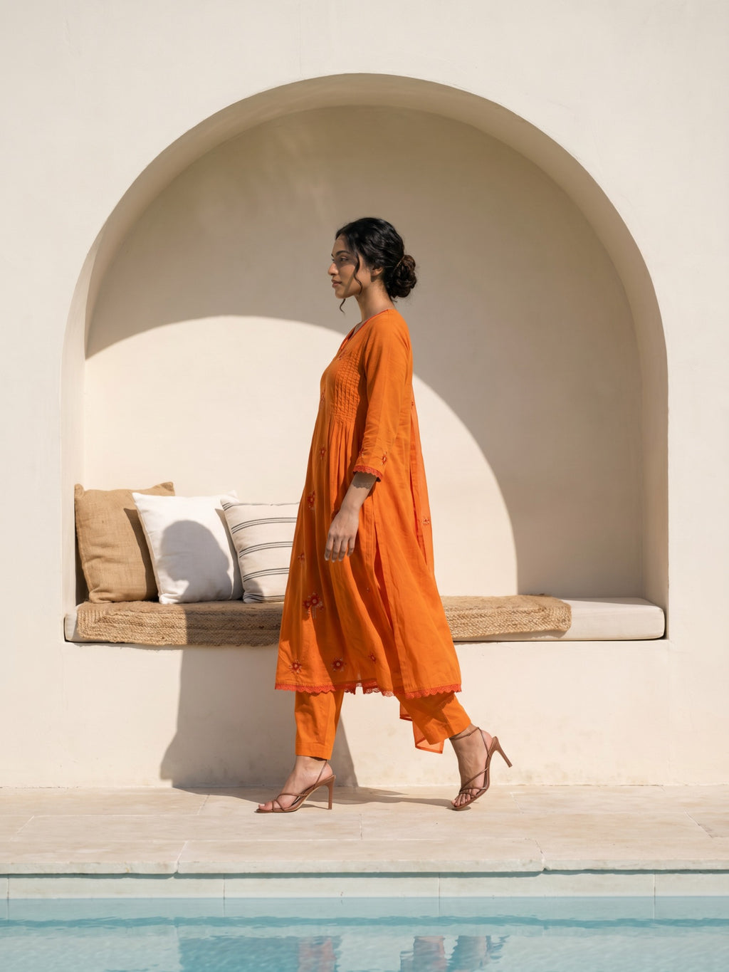 Philauri Women Floral Embroidered Empire Thread Work Pure Cotton Kurta with Trousers & With Dupatta