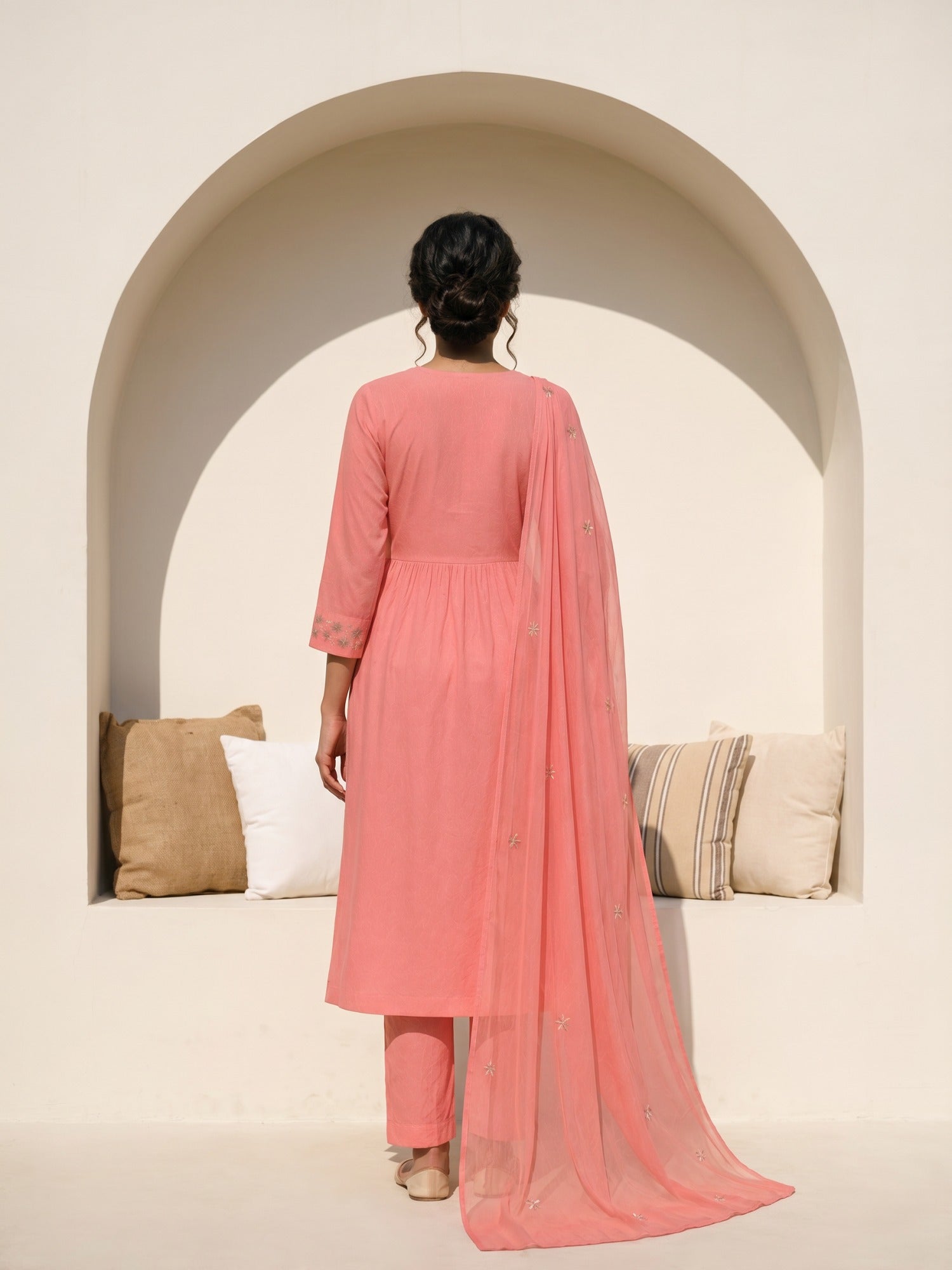 Philauri Women Floral Embroidered Empire Thread Work Pure Cotton Kurta with Trousers & With Dupatta