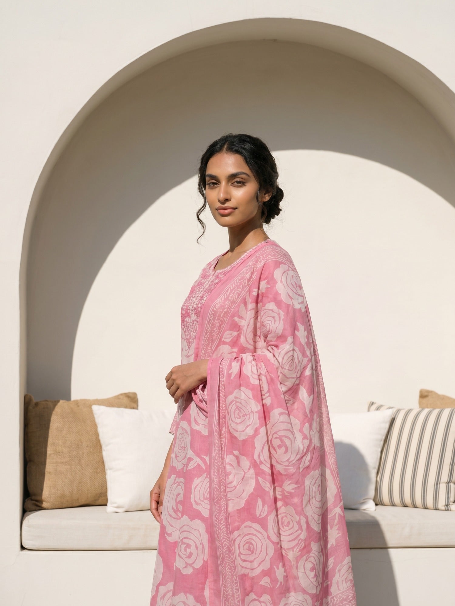 Philauri Women Floral Printed Regular Mirror Work Pure Cotton Kurta with Trousers & With Dupatta