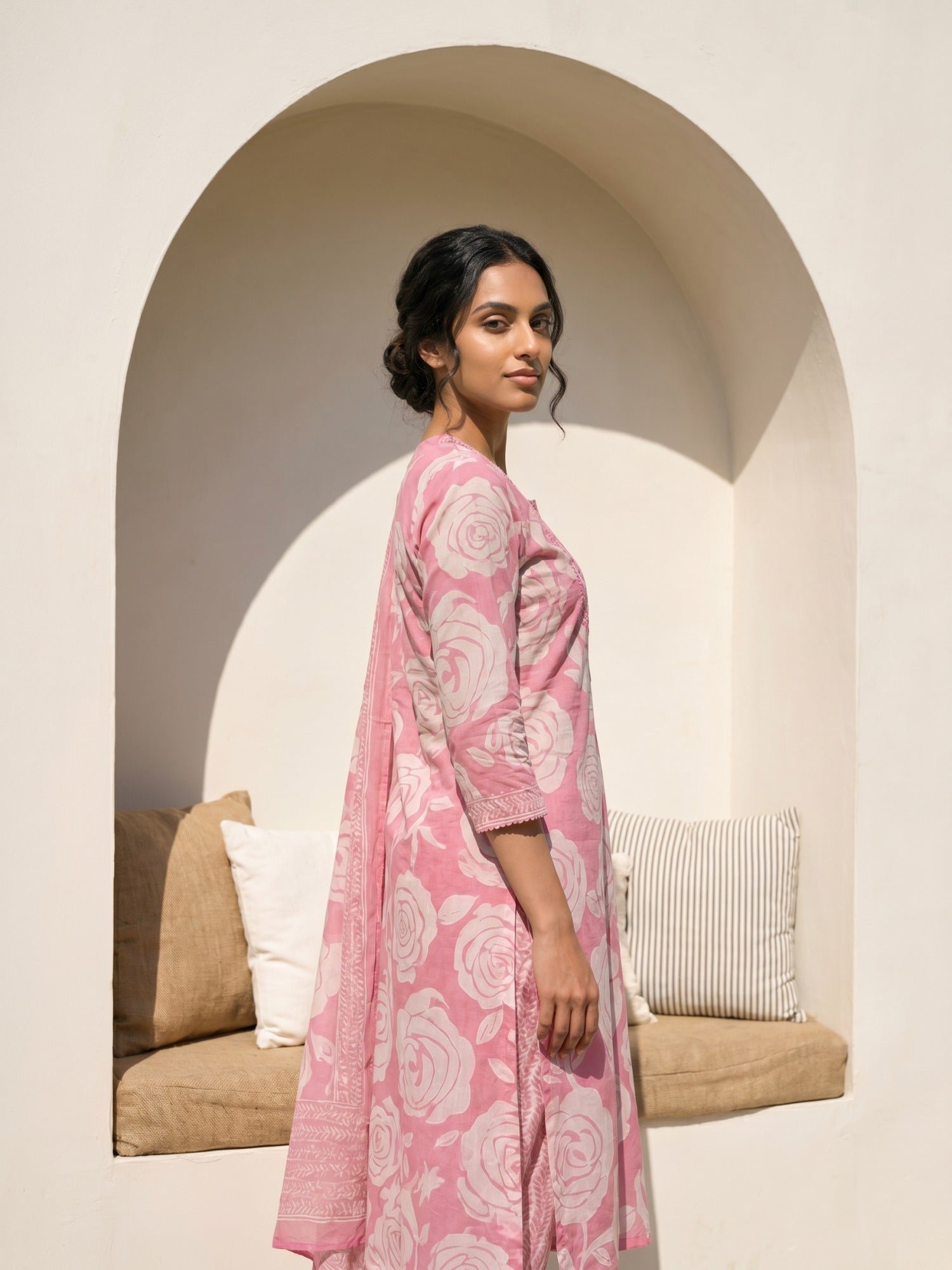 Philauri Women Floral Printed Regular Mirror Work Pure Cotton Kurta with Trousers & With Dupatta
