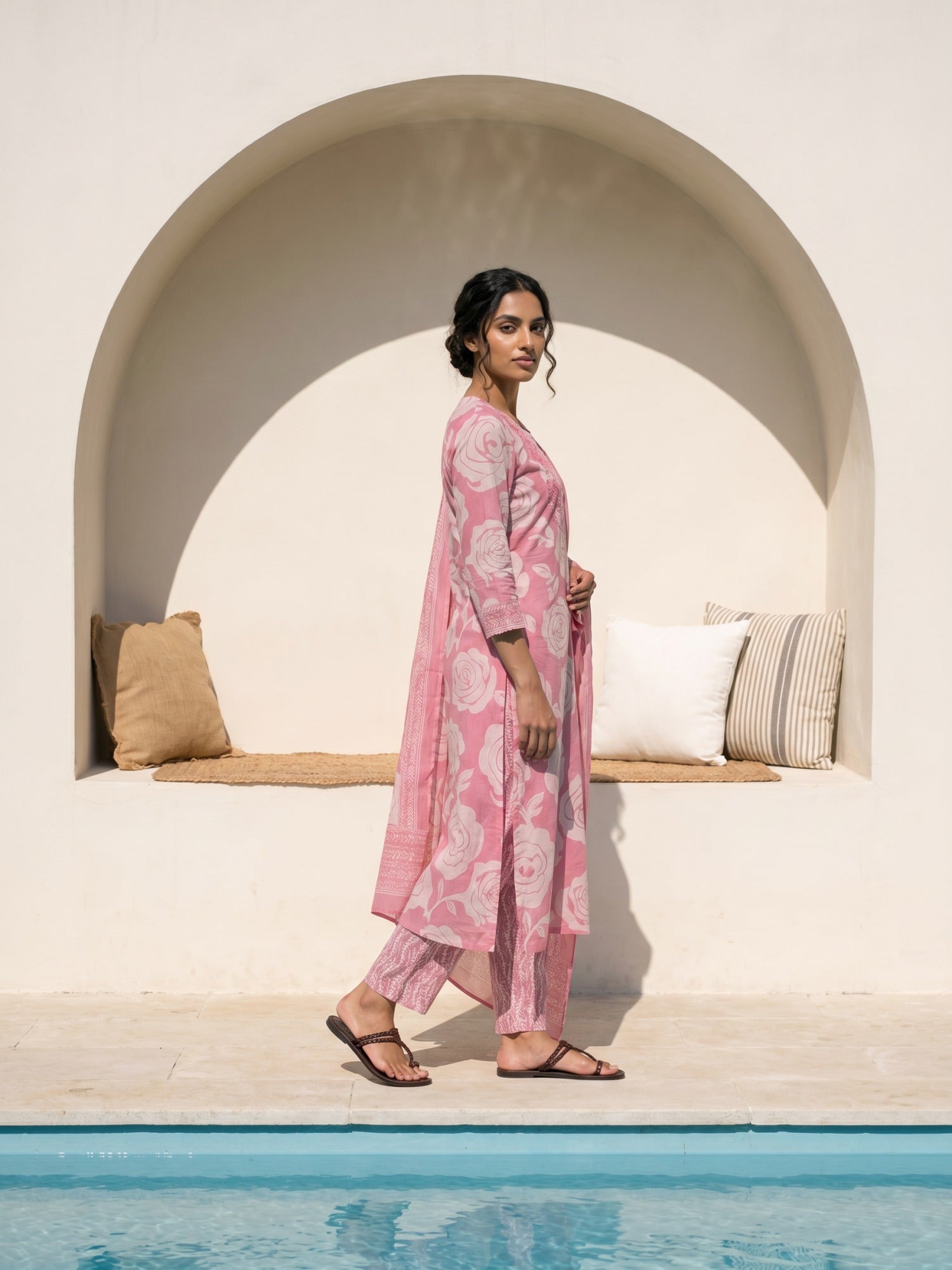 Philauri Women Floral Printed Regular Mirror Work Pure Cotton Kurta with Trousers & With Dupatta