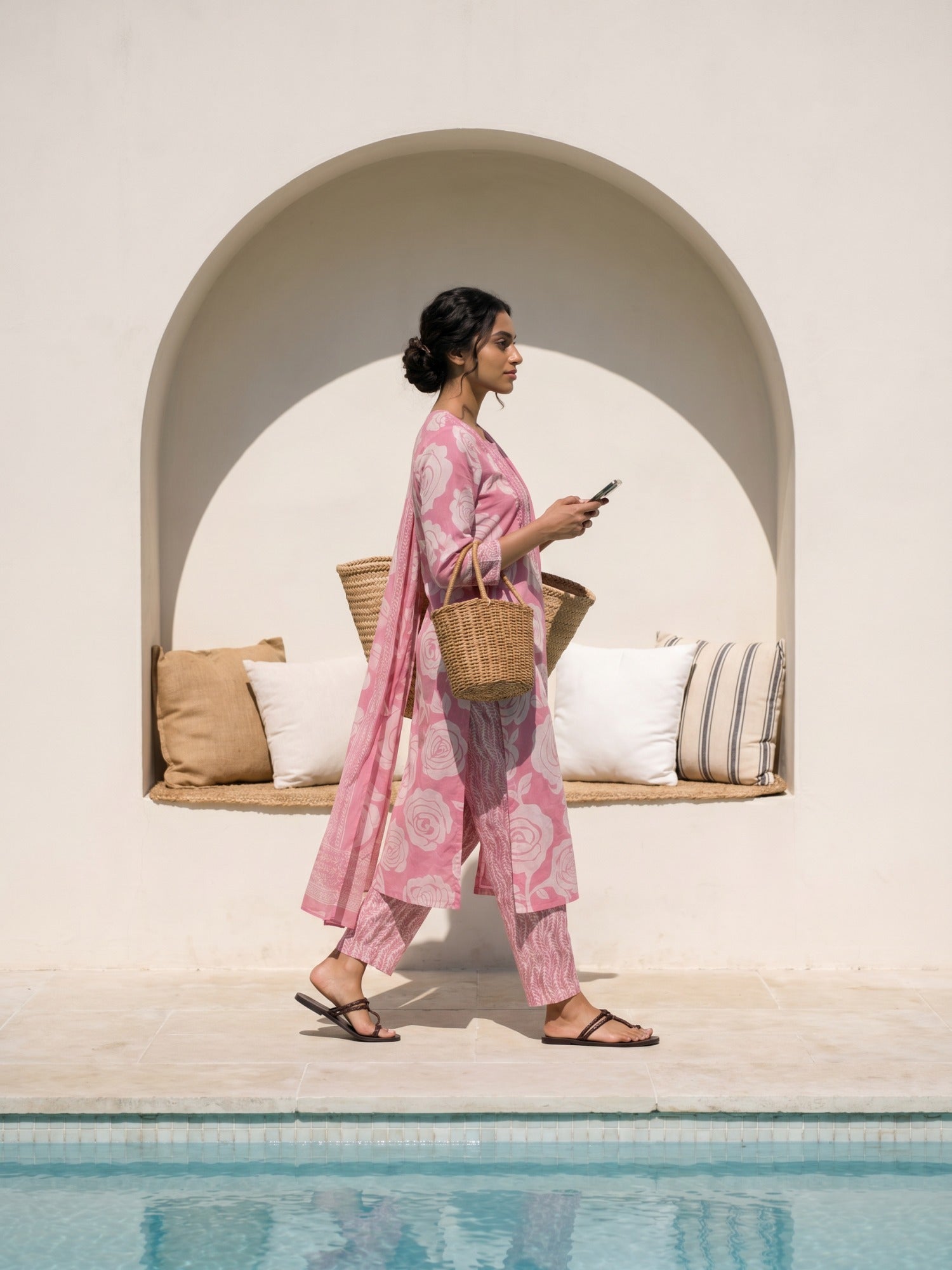 Philauri Women Floral Printed Regular Mirror Work Pure Cotton Kurta with Trousers & With Dupatta
