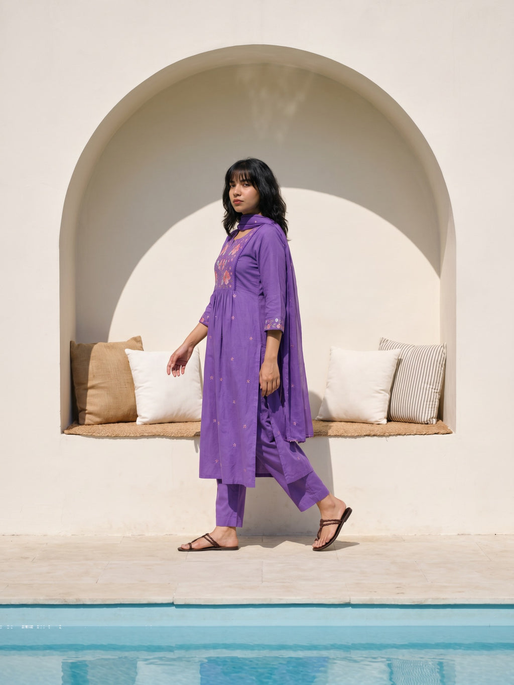 Philauri Women Floral Embroidered Empire Thread Work Pure Cotton Kurta with Trousers & With Dupatta