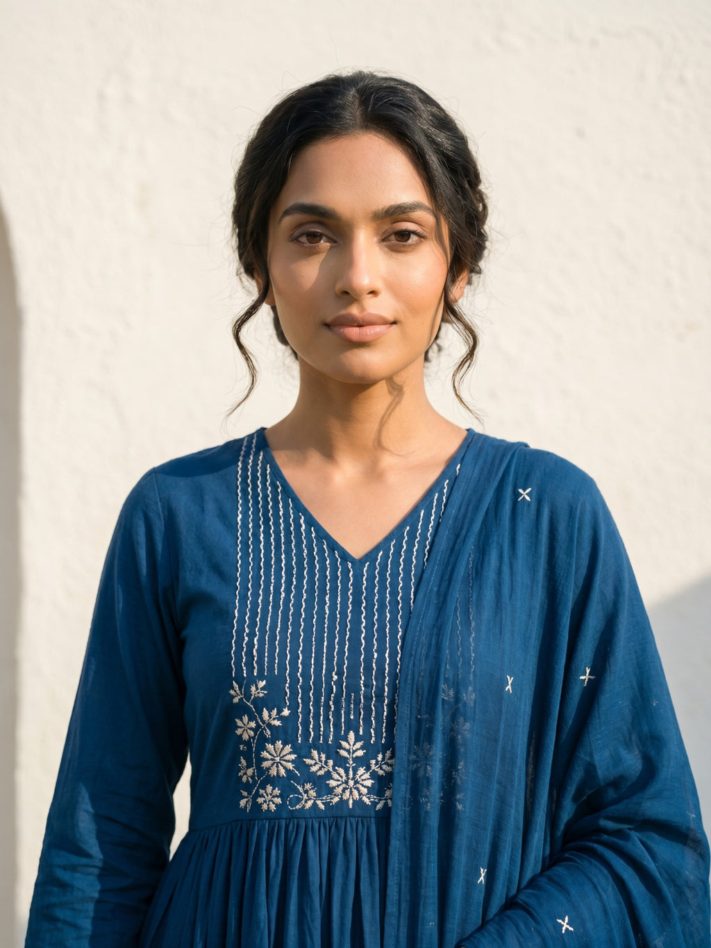 Philauri Women Ethnic Motifs Embroidered Empire Thread Work Pure Cotton Kurta with Trousers & With Dupatta