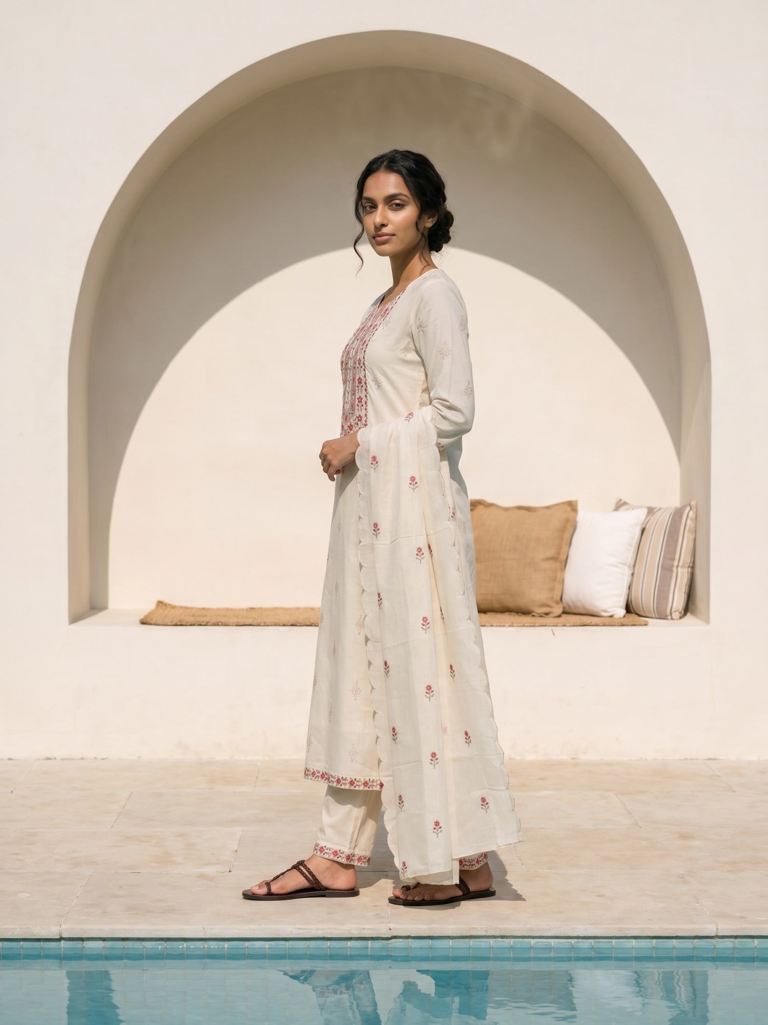 Philauri Women Floral Embroidered Regular Thread Work Pure Cotton Kurta with Trousers & With Dupatta