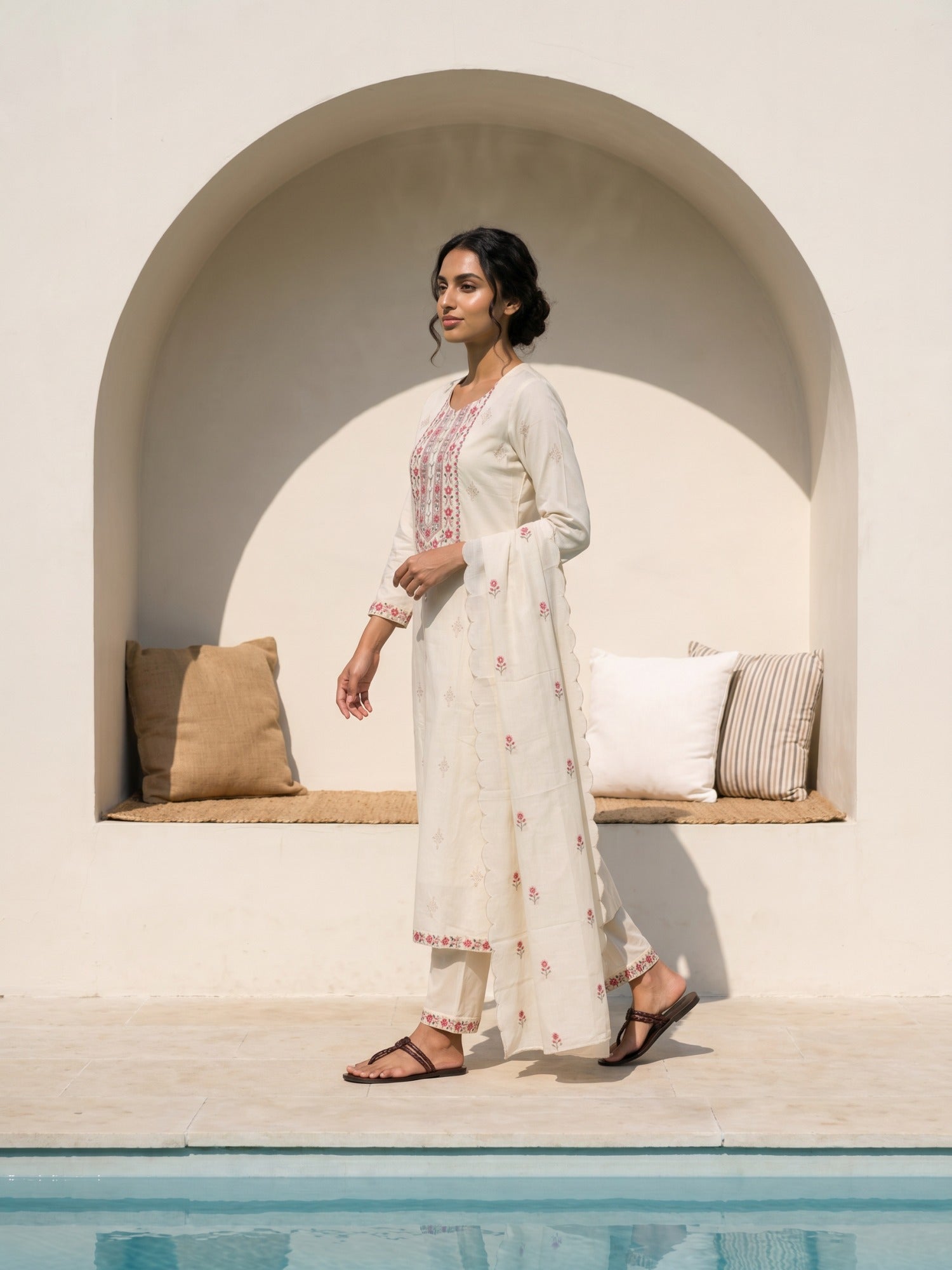 Philauri Women Floral Embroidered Regular Thread Work Pure Cotton Kurta with Trousers & With Dupatta
