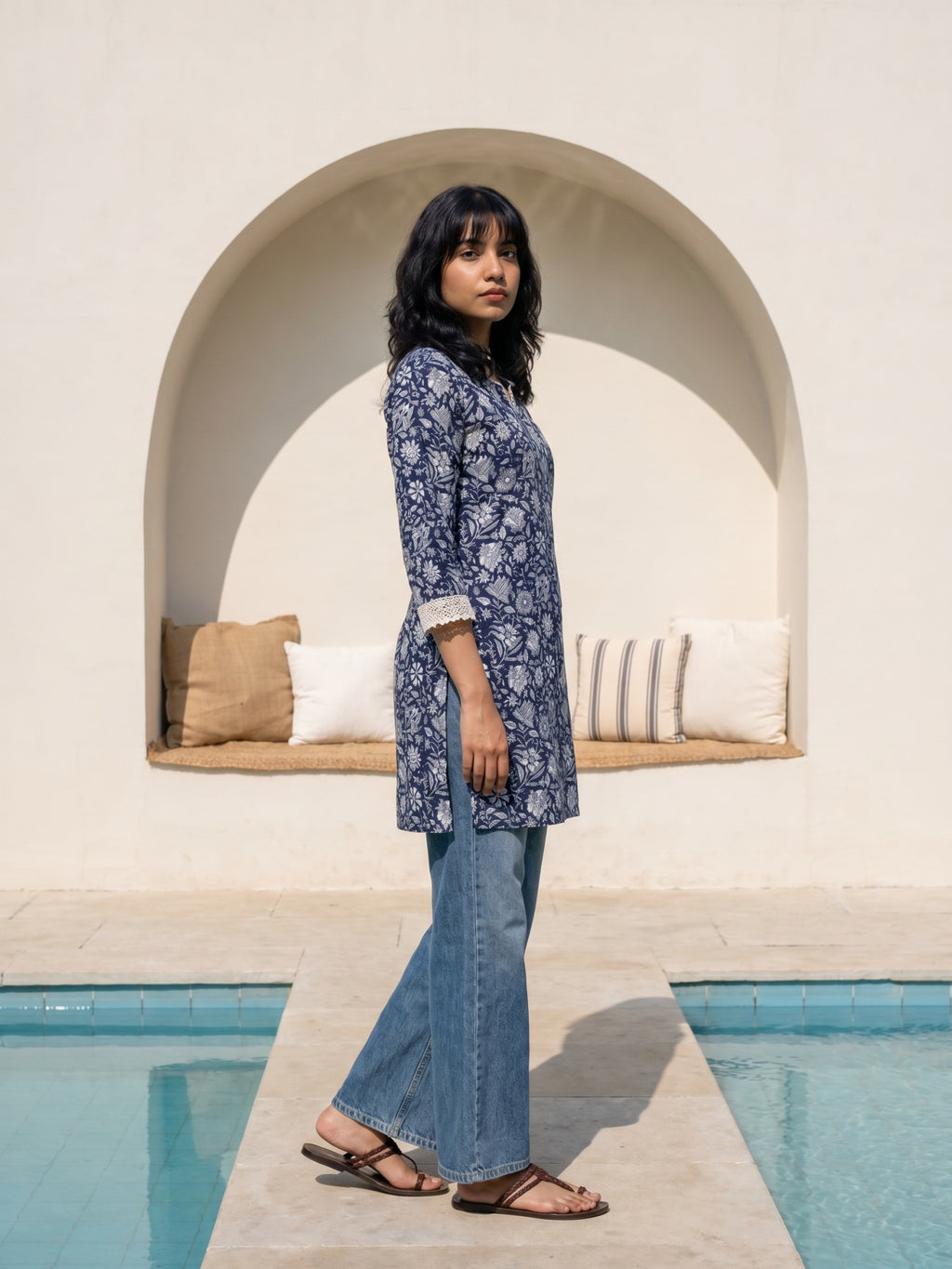 Philauri Floral Printed V-Neck Kurti