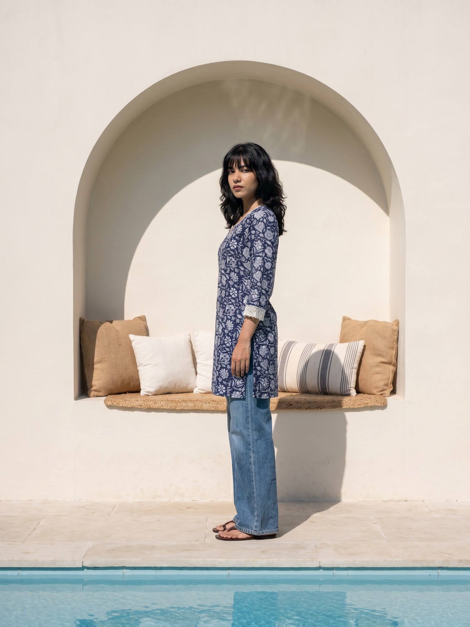 Philauri Floral Printed V-Neck Kurti