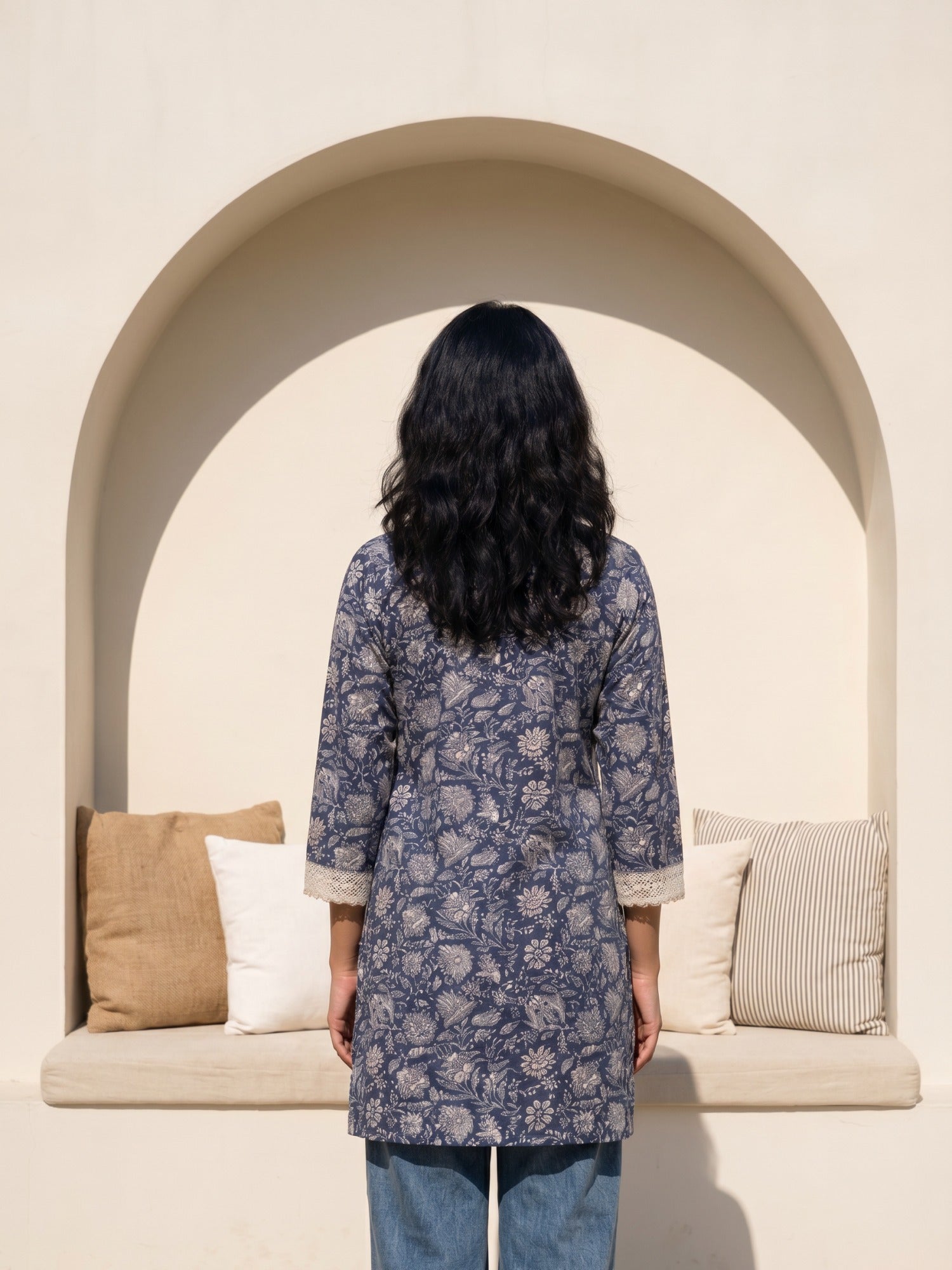 Philauri Floral Printed V-Neck Kurti