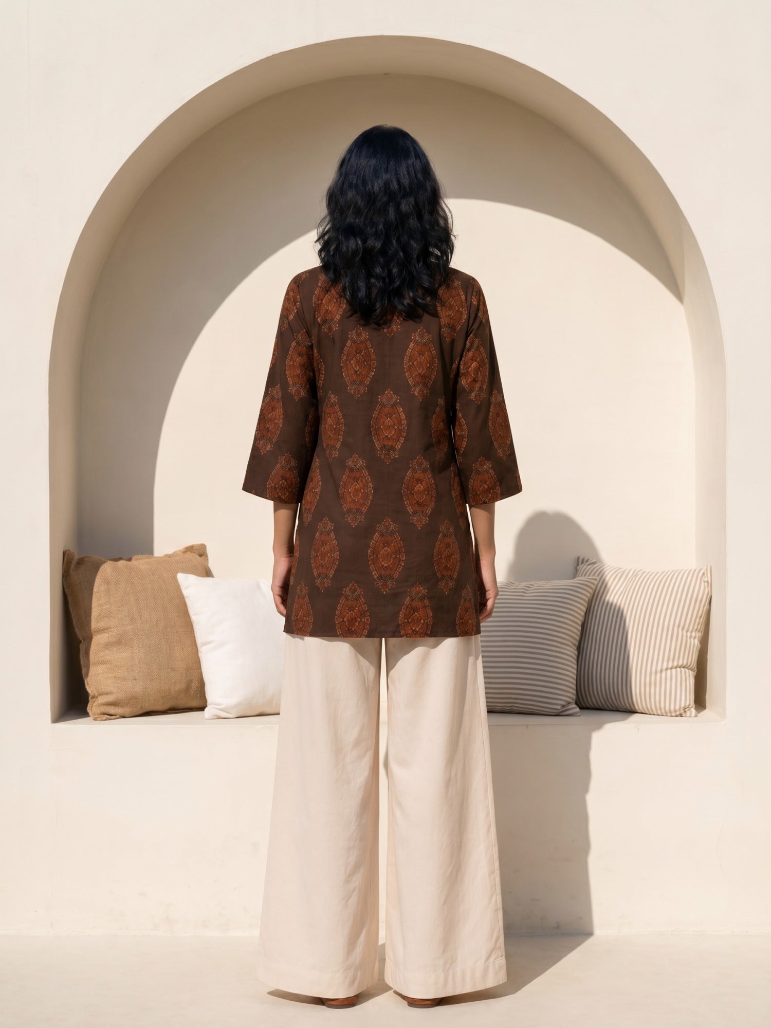 Philauri Paisley Printed V-Neck Thread Work Pure Cotton Thread Work Kurti