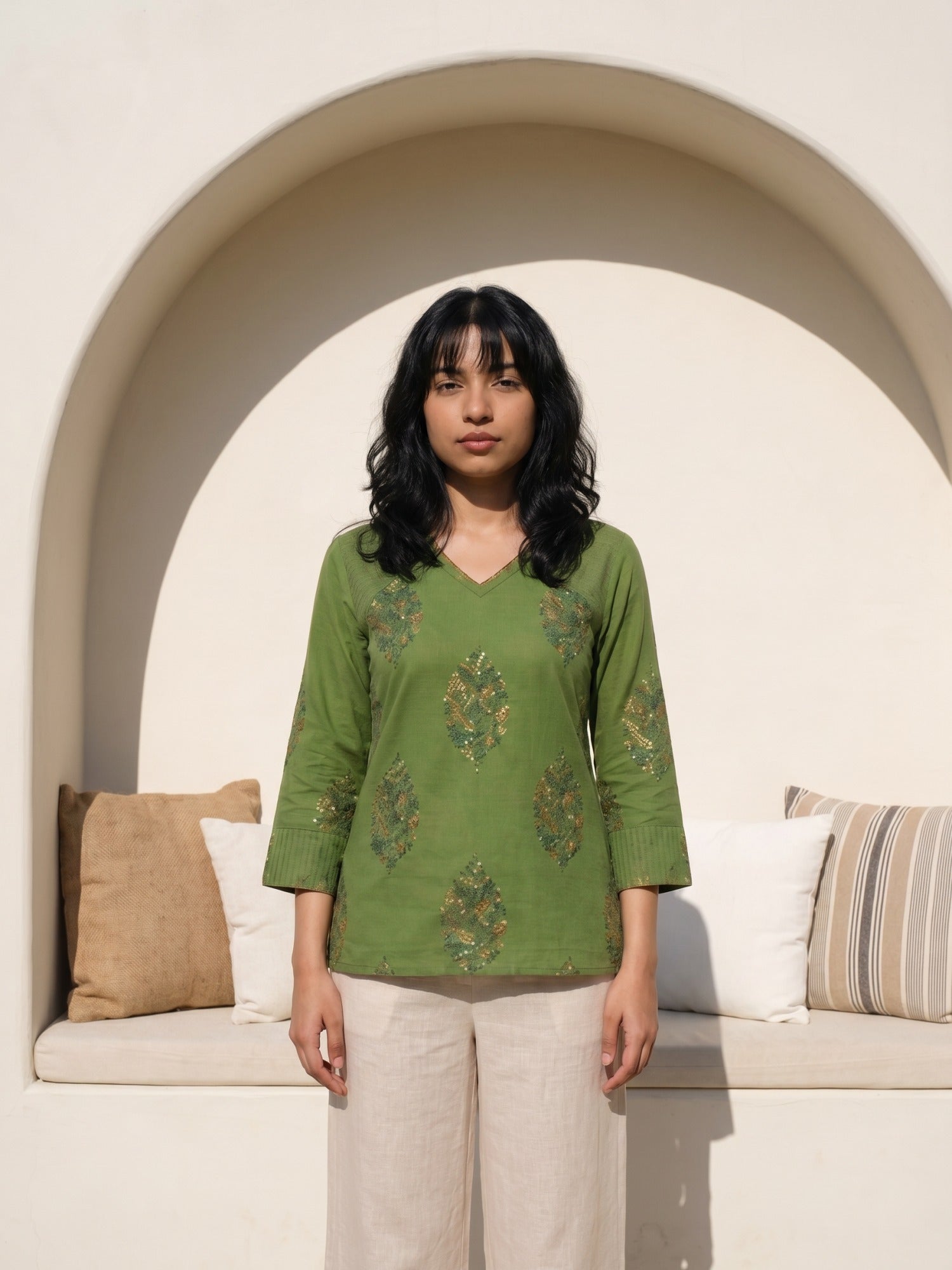Philauri Floral Printed V-Neck Pure Cotton Kurti