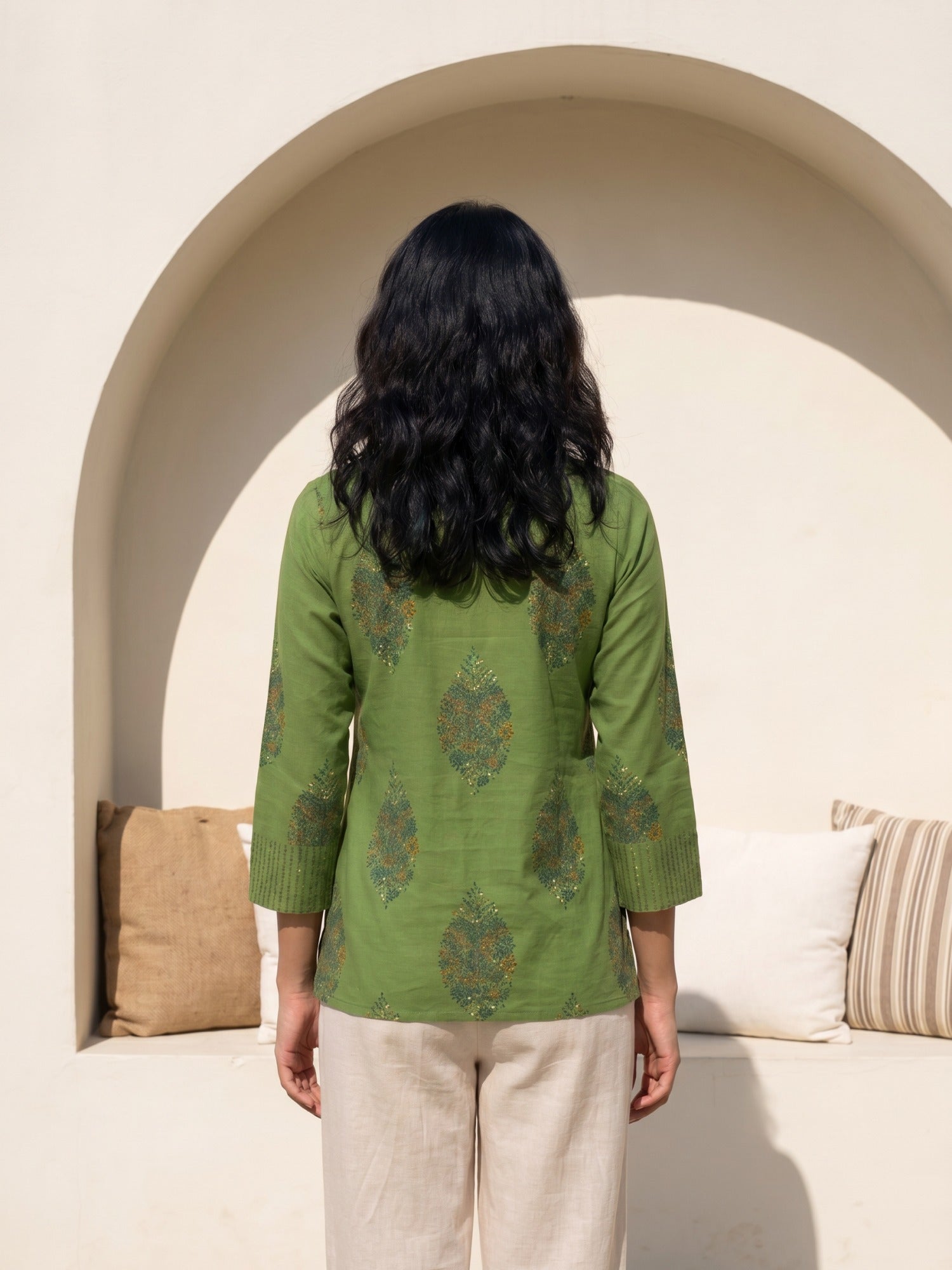 Philauri Floral Printed V-Neck Pure Cotton Kurti