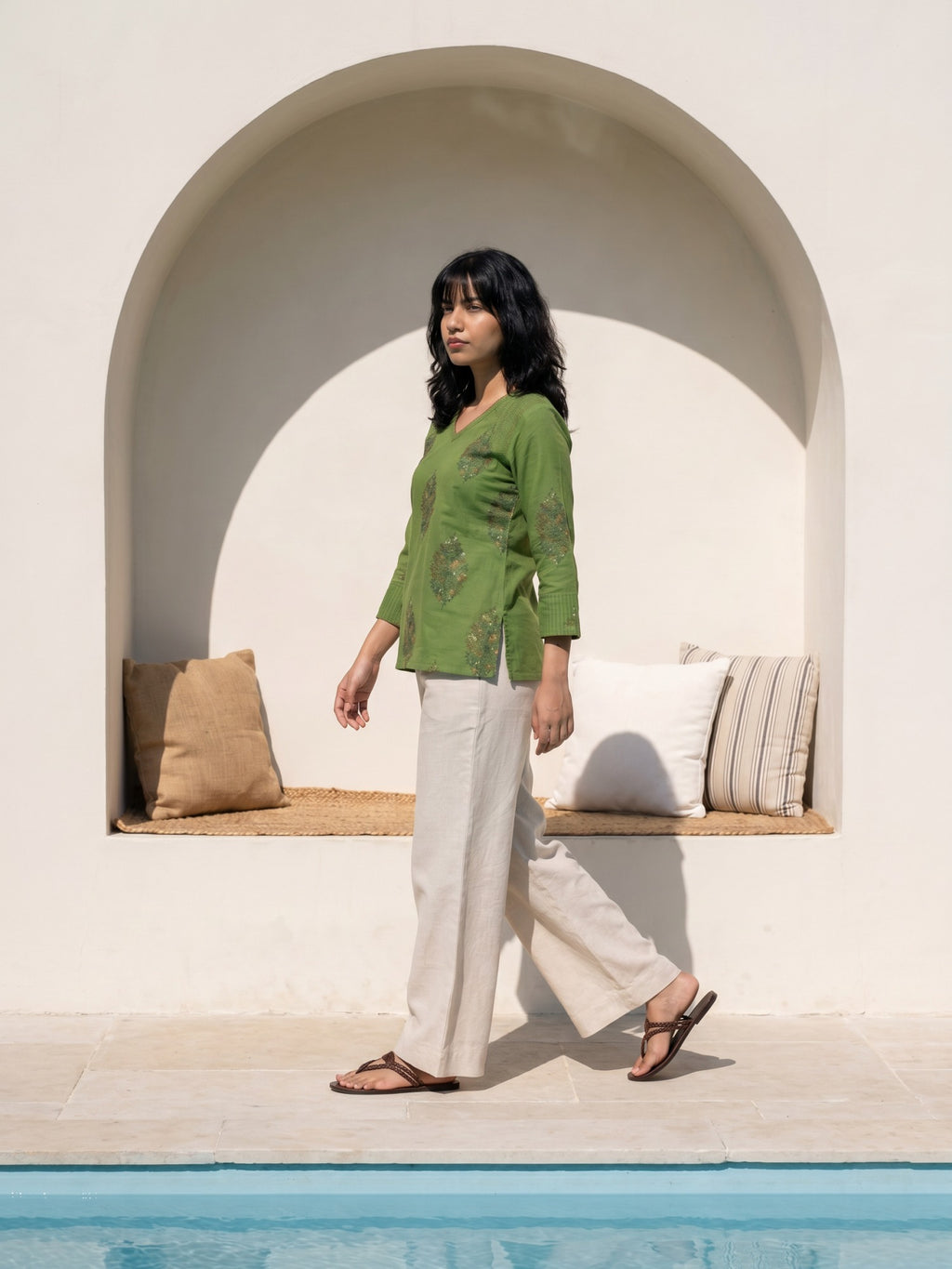 Philauri Floral Printed V-Neck Pure Cotton Kurti